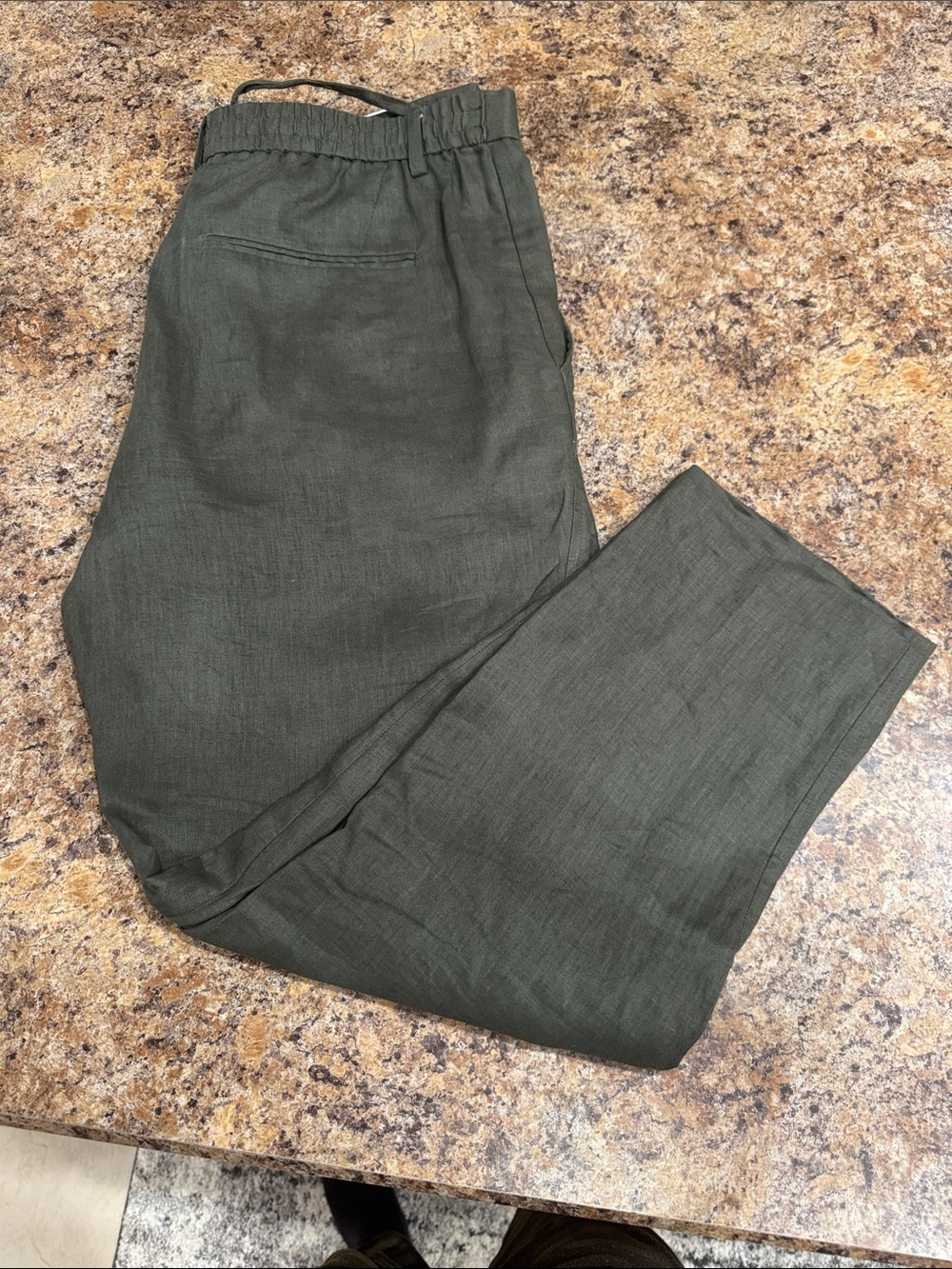 Zara Men's Olive Green Linen Trousers